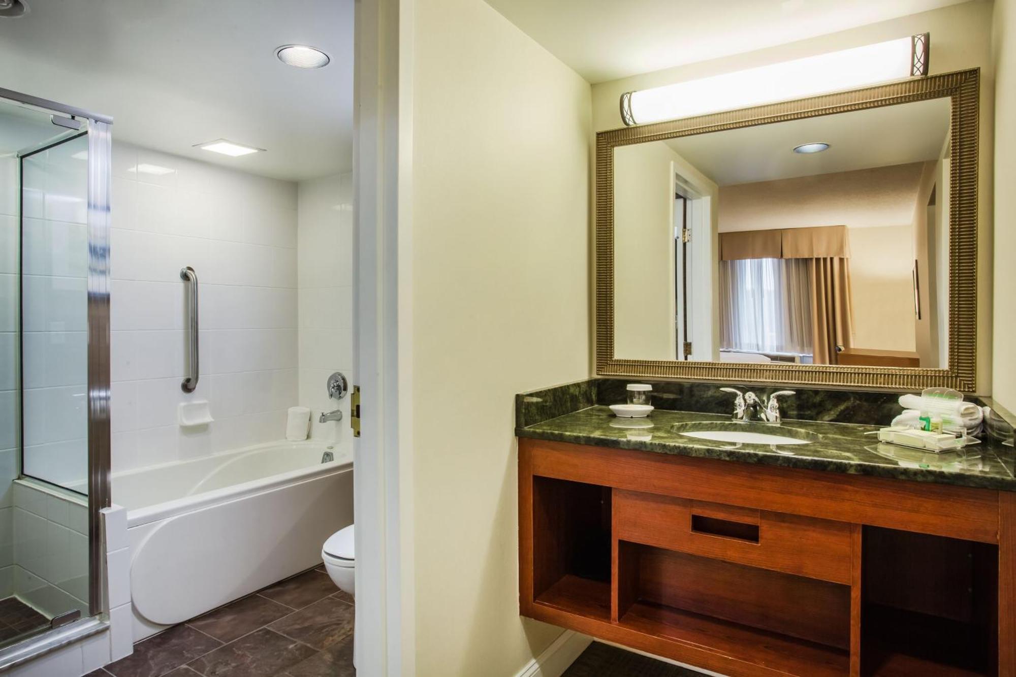 Holiday Inn Saratoga Springs By Ihg Habitación foto